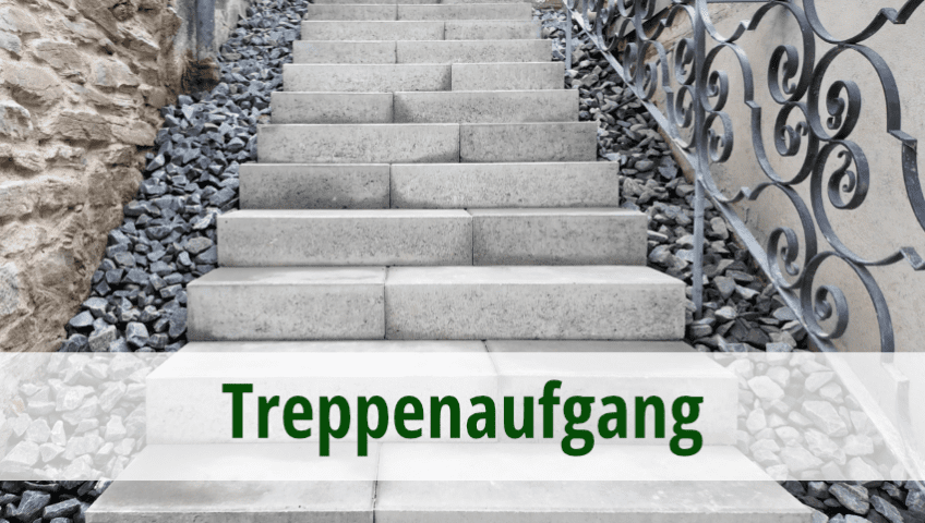 Schöner Treppenaufgang mit Geländer
